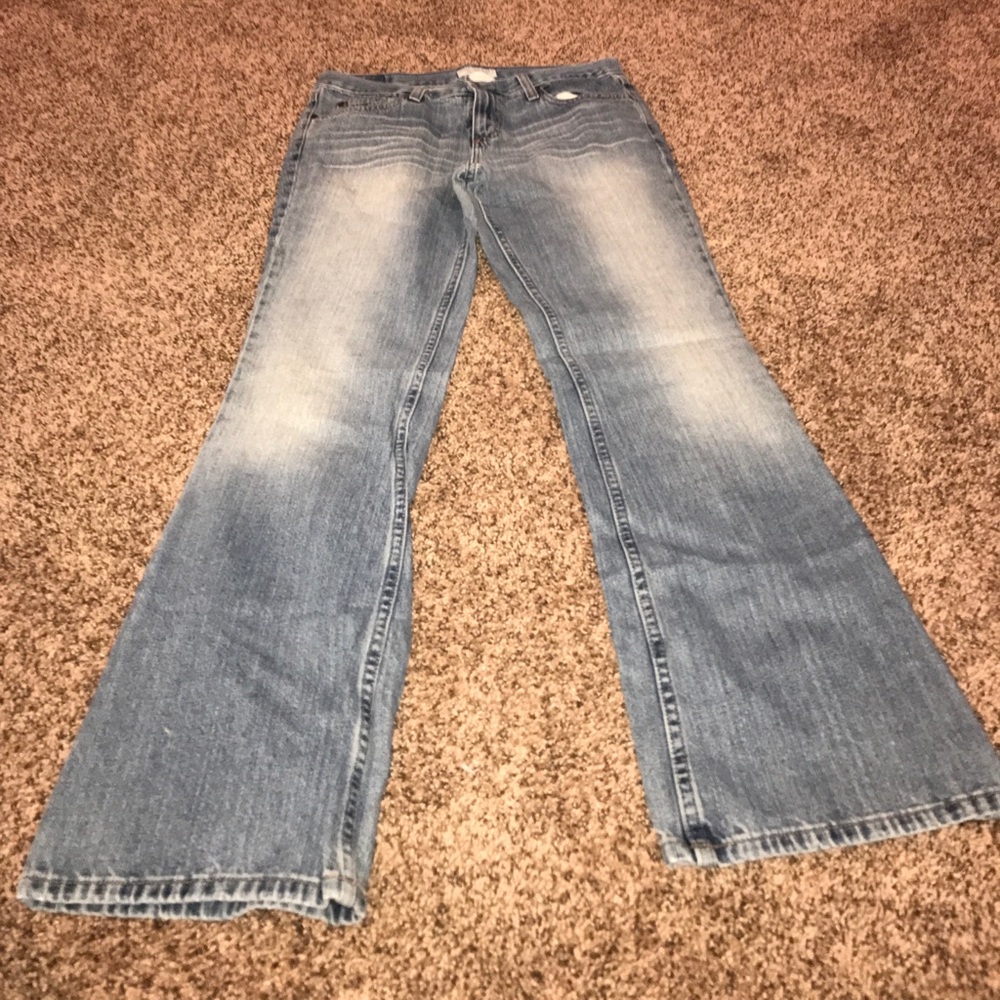 American Eagle π¦
8x31.5 0176 - Picture 2 of 4